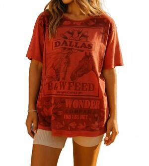 NEW THE NU VINTAGE women's dallas feed tee in red